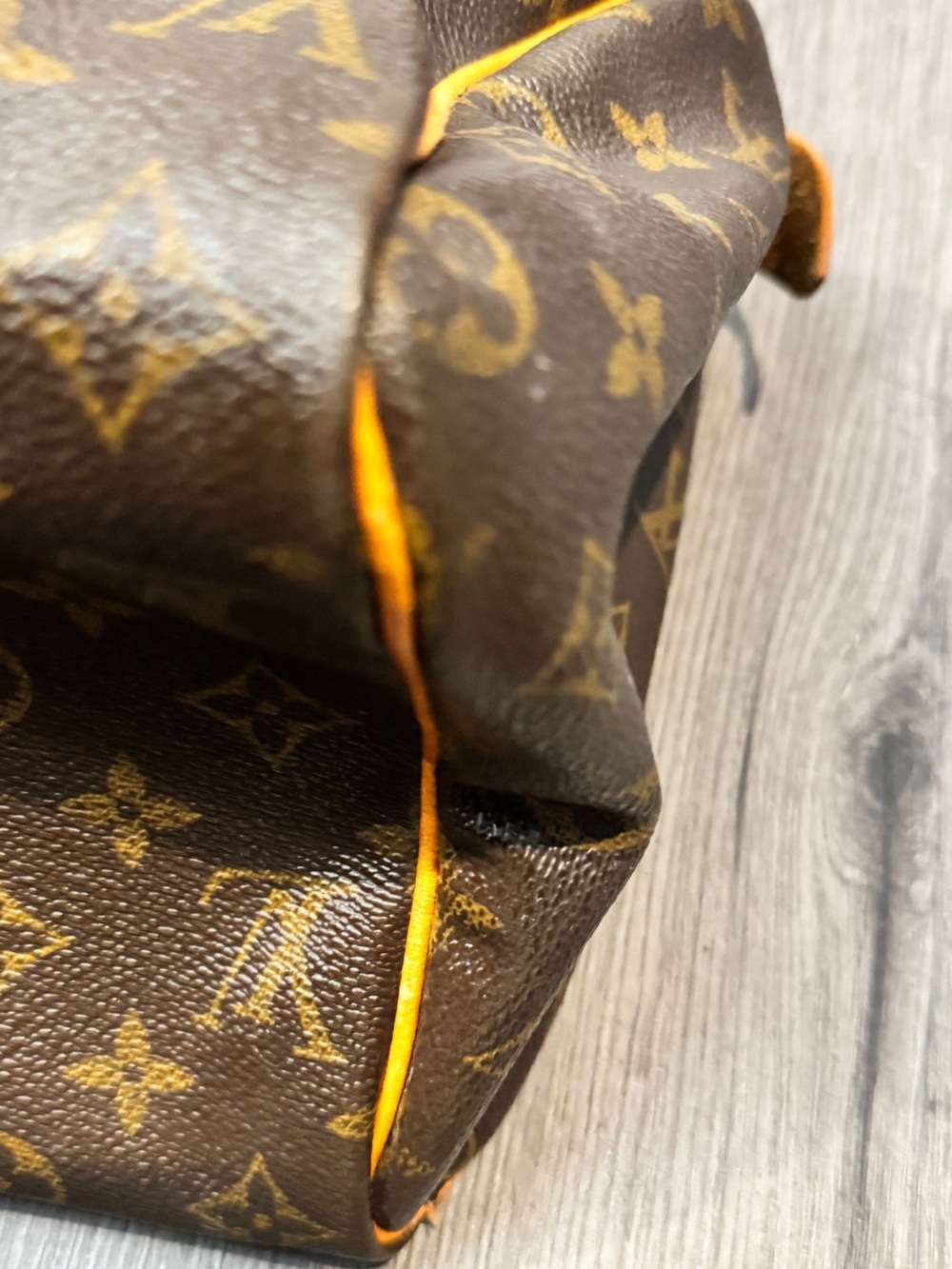 Authentic Louis Vuitton Monogram Speedy 30 - Picture 9 of 16